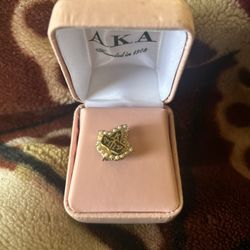 AKA Inc. Ivy Leaf Gold 10k Pin With Pearls