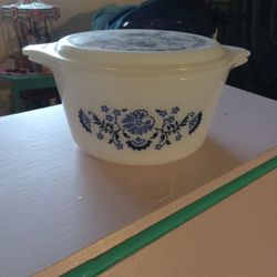 Rare Vintage Pyrex Casserole Dish