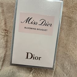 Miss Dior perfume