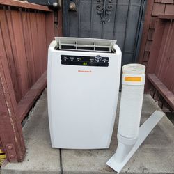 Honeywell 10,000 BTU Portable 3 in 1 Air Conditioner, Dehumidifier And Fan
