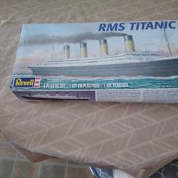 Ravel RMS Titanic Model