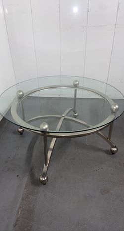 Glass/metal Table