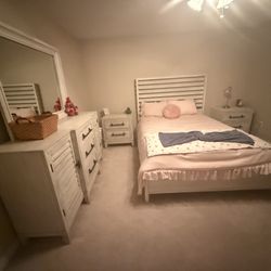Bedroom Set For Sale 