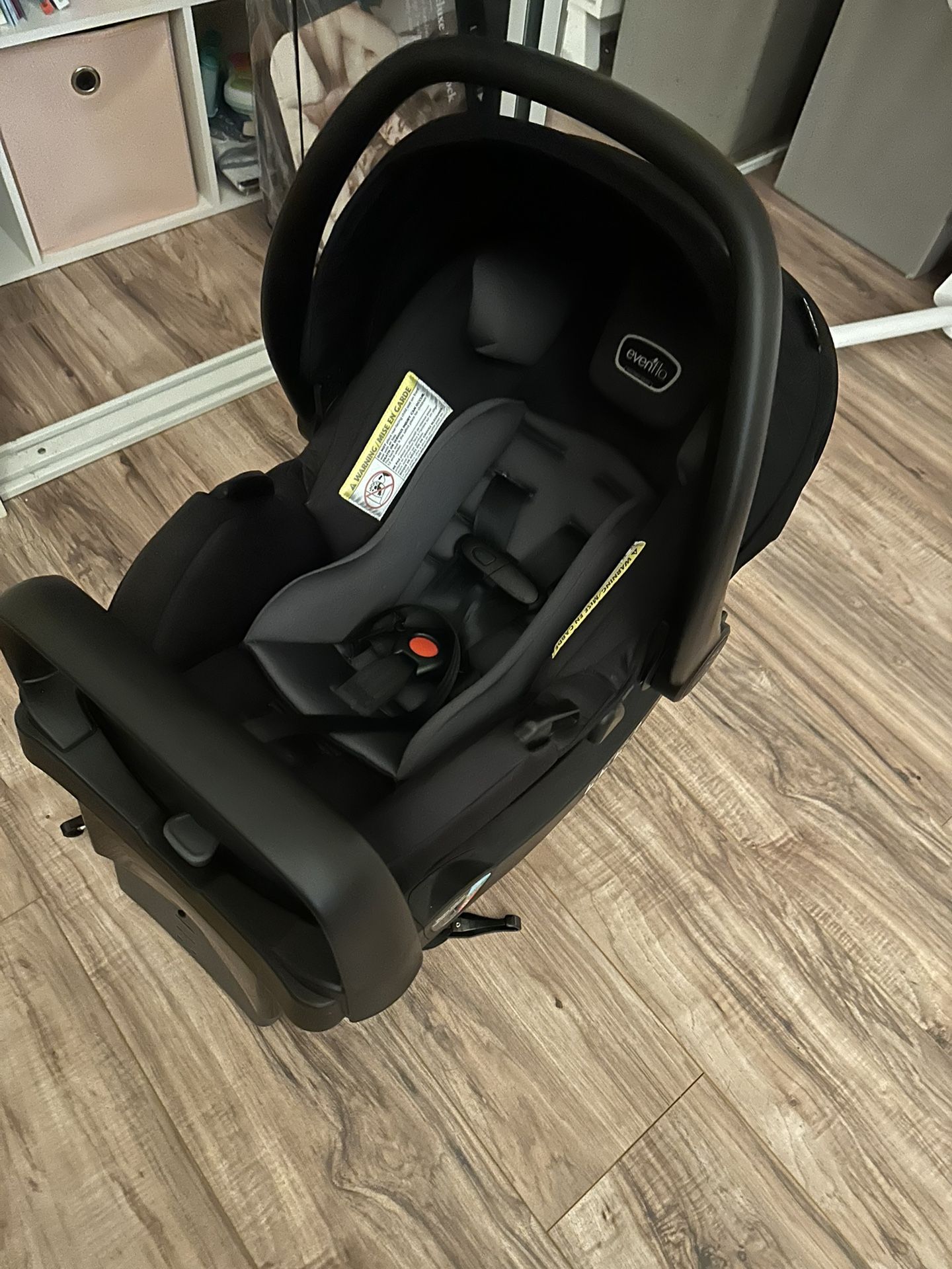 Evenflo Infant car seat w/ Rebound Bar