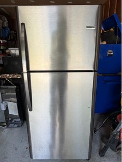 Frigidaire 21 Cu. Ft. Top Freezer Refrigerator stainless steel