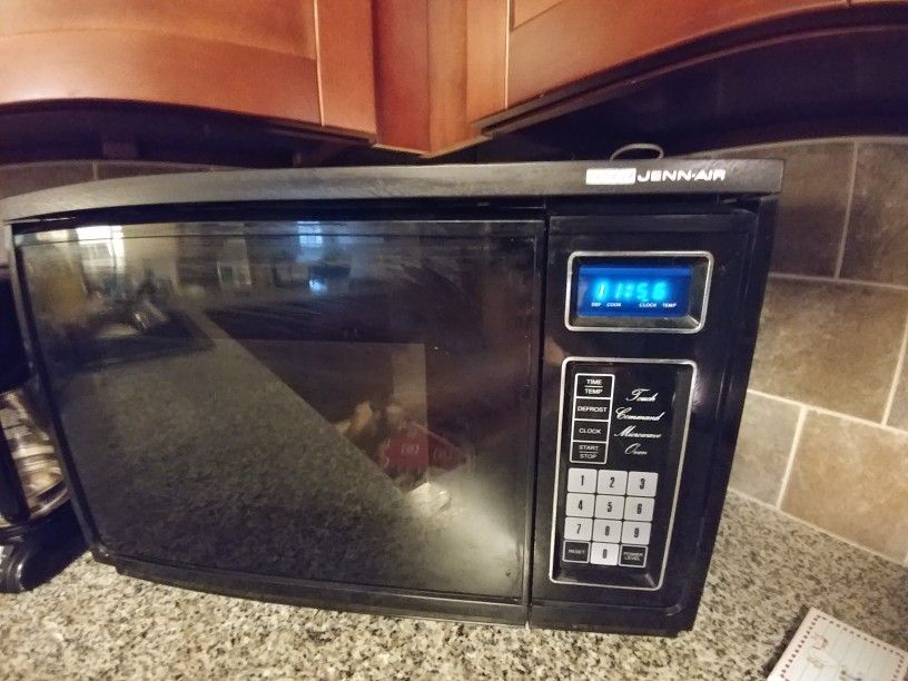 S'mores maker. For the microwave for Sale in Guthrie, OK - OfferUp