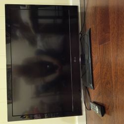 TV 32"  LG with remote control Like New 