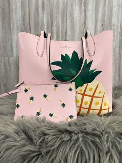 Kate Spade New York Reversible Pineapple Tote (PO1019514)