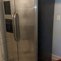 Frigidaire Refrigerator Freezer Stainless Steel