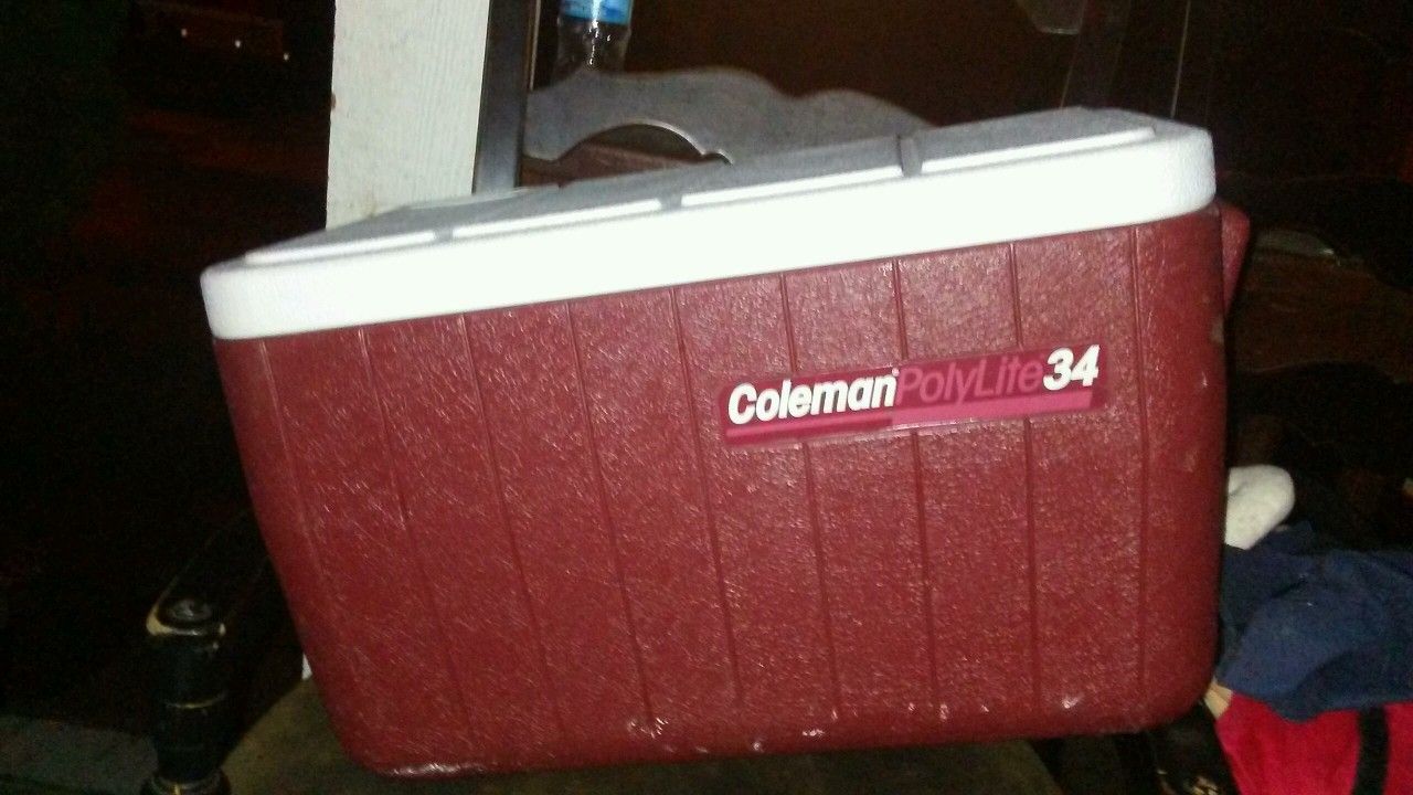 Coleman 34 qt