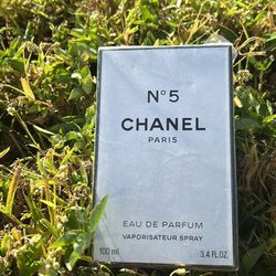 N°5 Chanel Paris cologne