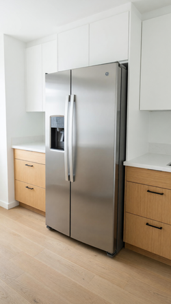 GE GSS25GYPGCFS Side-by-Side Refrigerator - Good Condition, 25.3 Cu Ft - Round Lake, IL