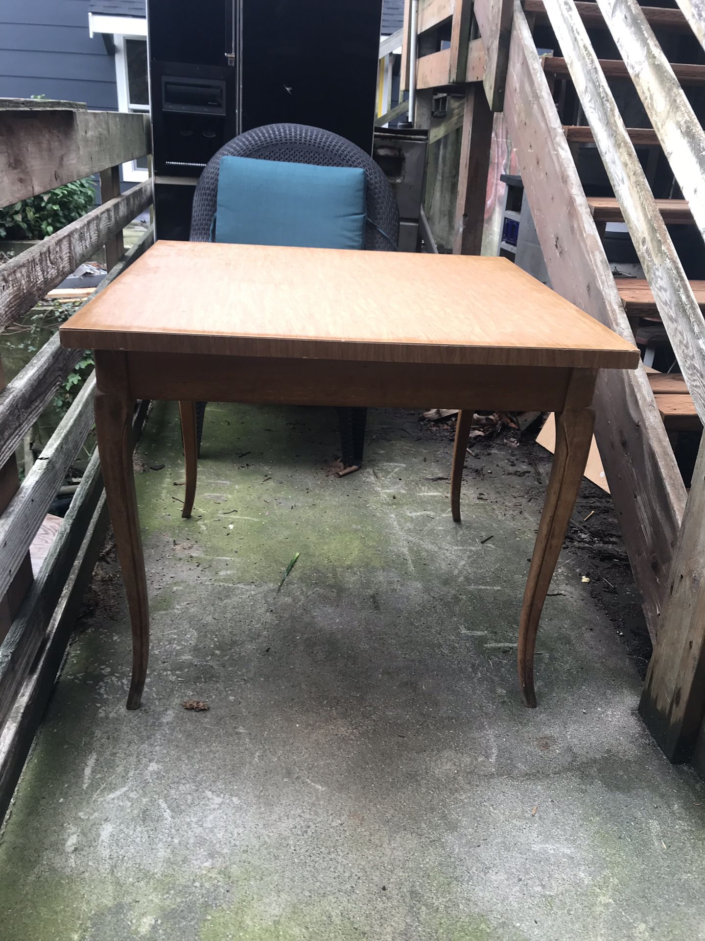 Free table