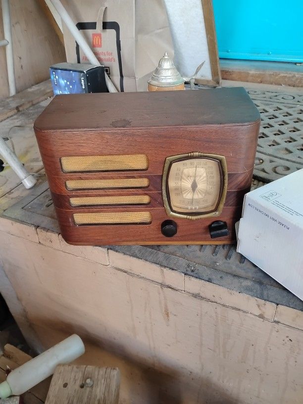 Vintage Philco Radio