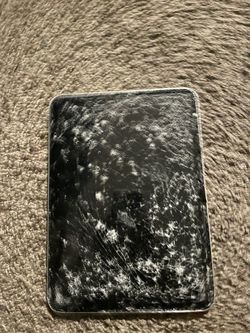 Apple iPad with Shattered Screen – For Parts