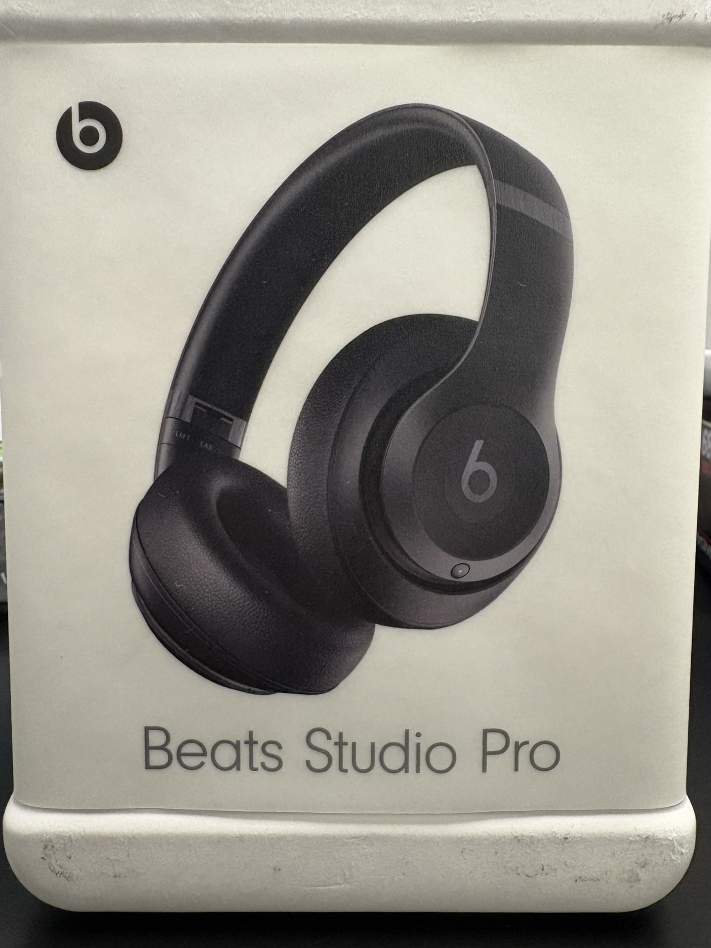 Beats Studio pro noise cancelling headphones black