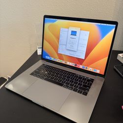 2018 15” MacBook Pro 6-Core i7 16GB Ram 512SSD!