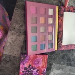 Make Up Pallet For 5$