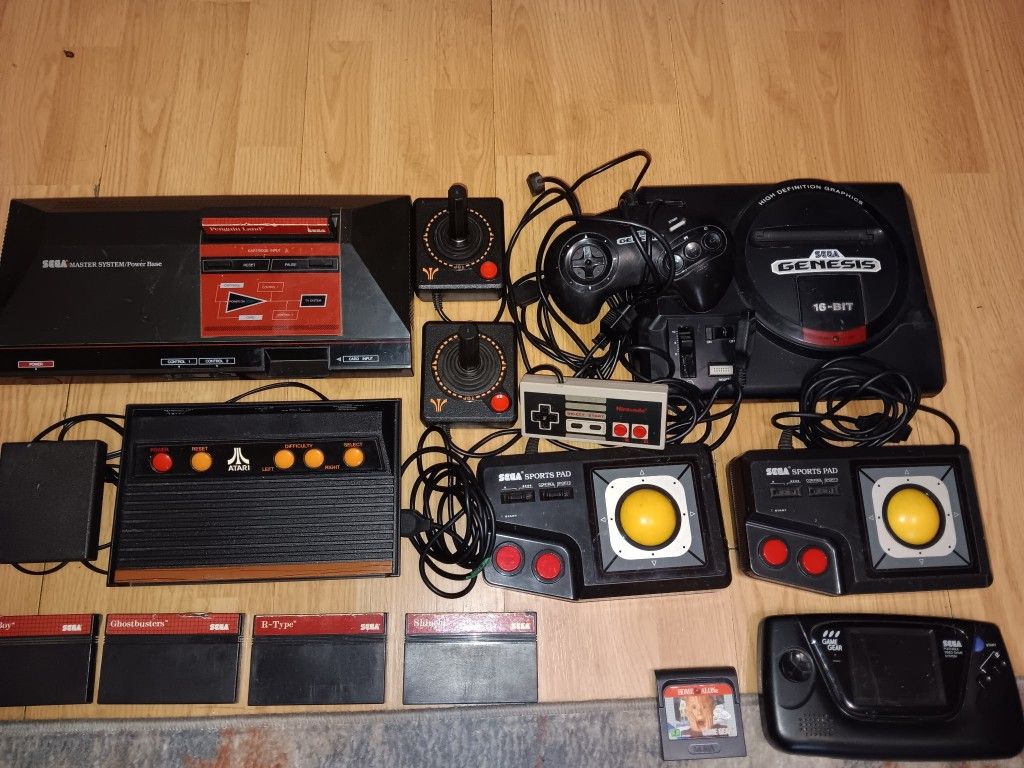 RARE! ORIGINAL ATARI 2600 WITH RETRO GAME CONSOLES