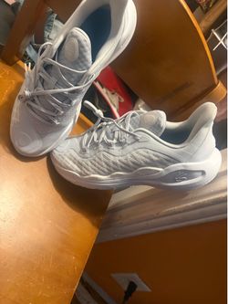 Under Armour basketball shoes sz 14