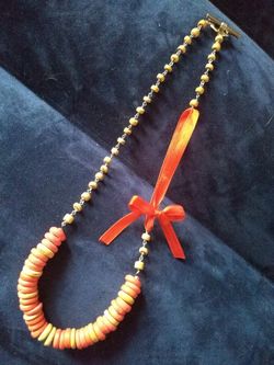 Cute simple wood bead asymptomatic necklace