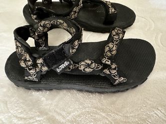 Women’s Teva Sandals Size 8 