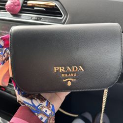 Pre-owned PRADA Saffiano Crossbody Bags Flap Chain Black