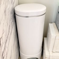 Munchkin Step Diaper Pail 