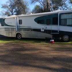 2004 Sun Voyager By Gulf Stream. 35ft Gas Motorhome