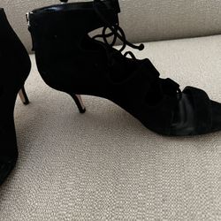 Exquisite BRAND NEW Delman Suede Boots