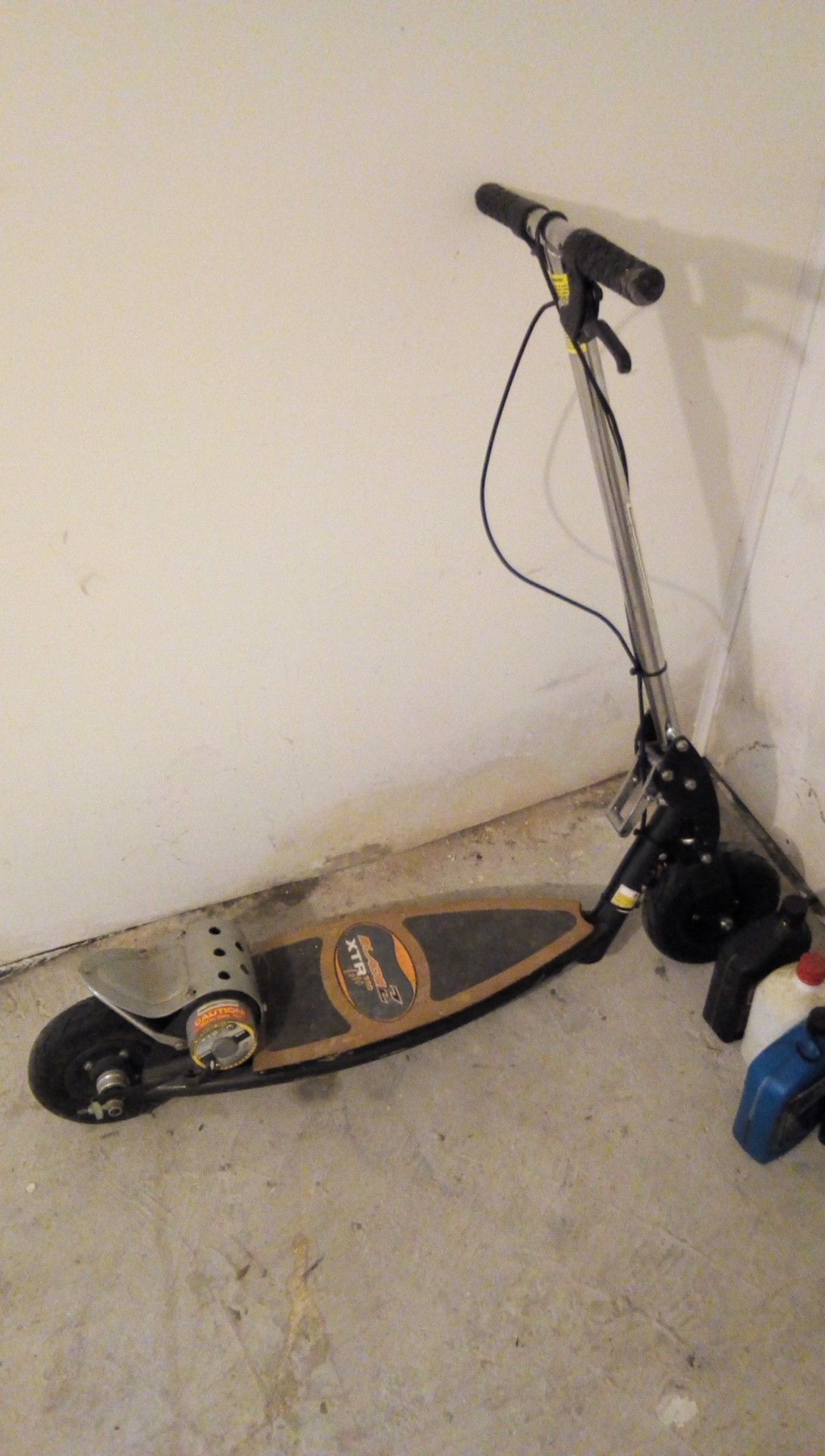 Electric scooter