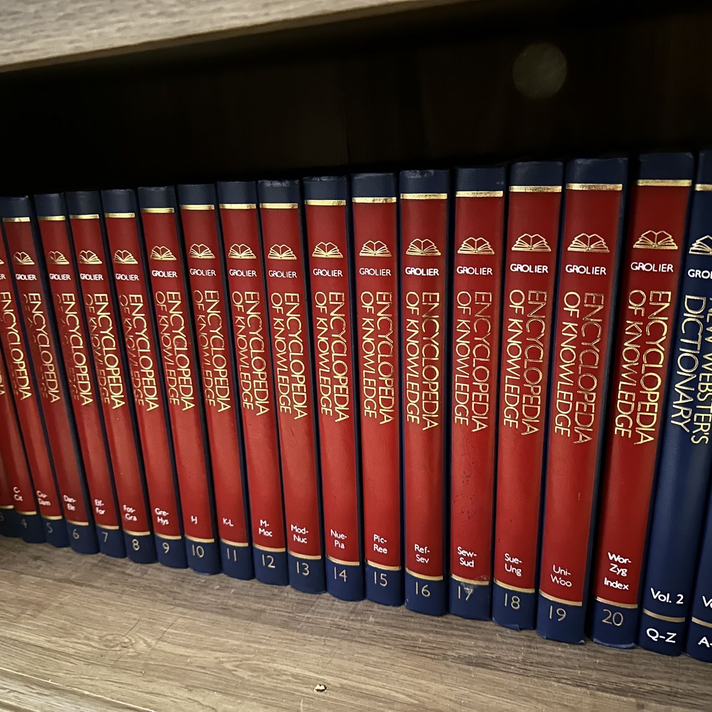 Grolier Encyclopedia And Dictionary Set for Sale in Las Vegas, NV