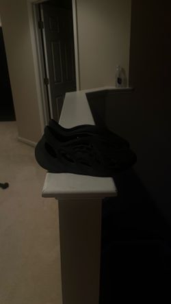 Black Foam runners