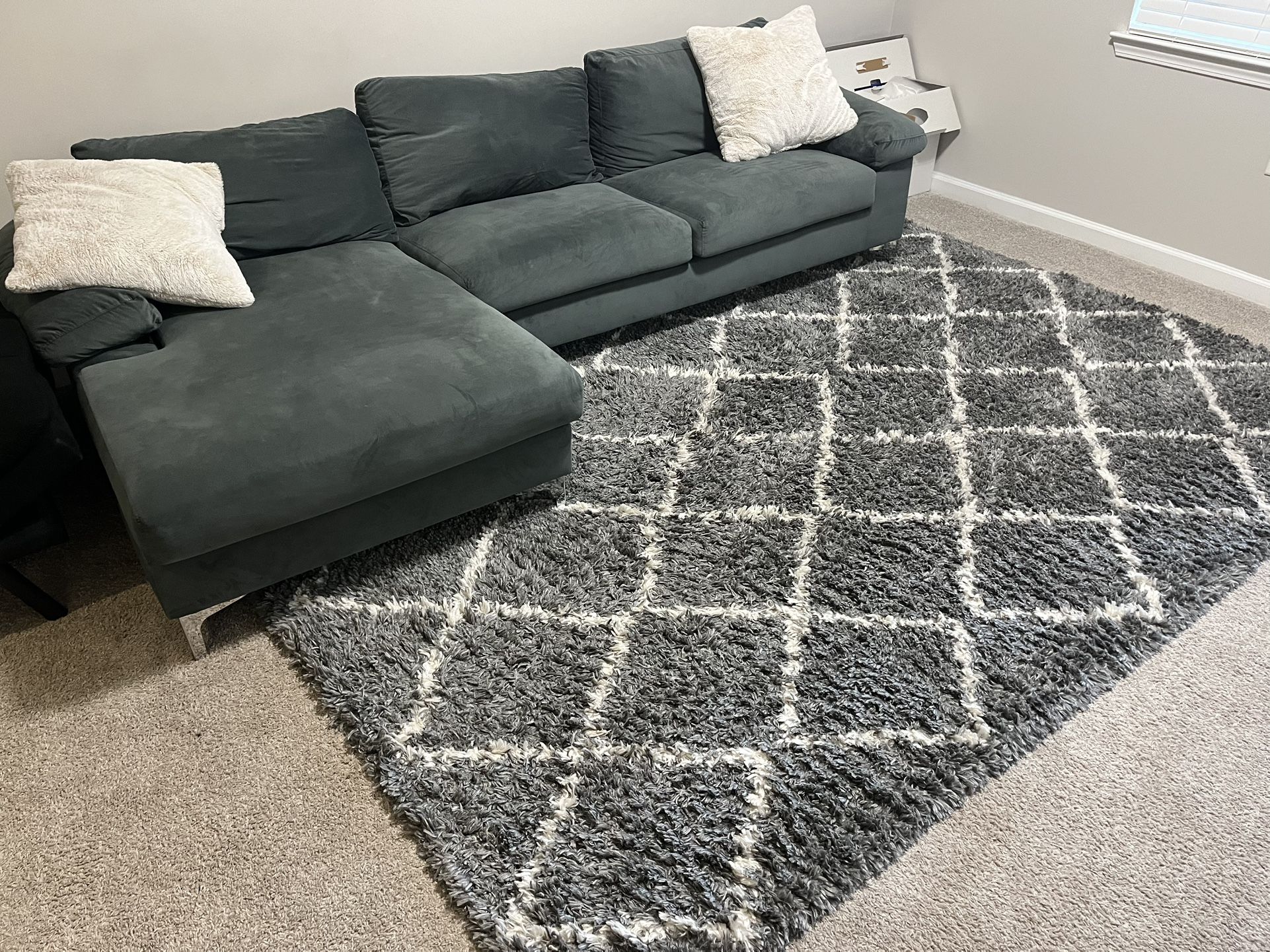 Grey L Sectional Couch W Rug & Pillows