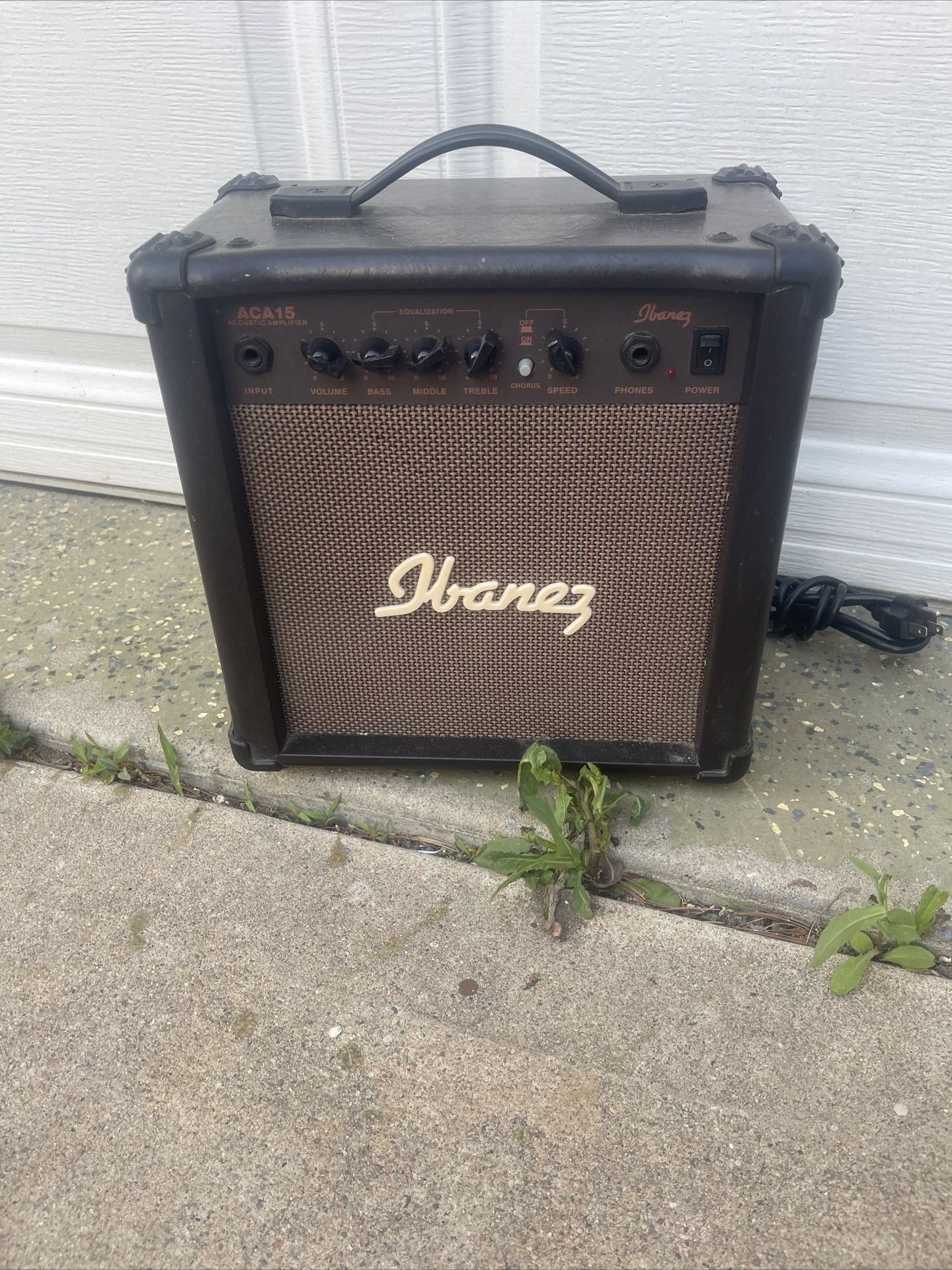 Ibanez Acoustic Amplifier ACA15, AC 120V 60HZ Power 19W In Brown Color in great condition