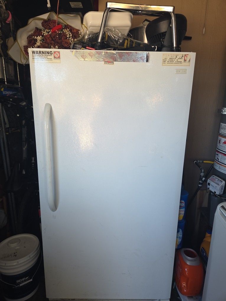Frigidaire Fridge