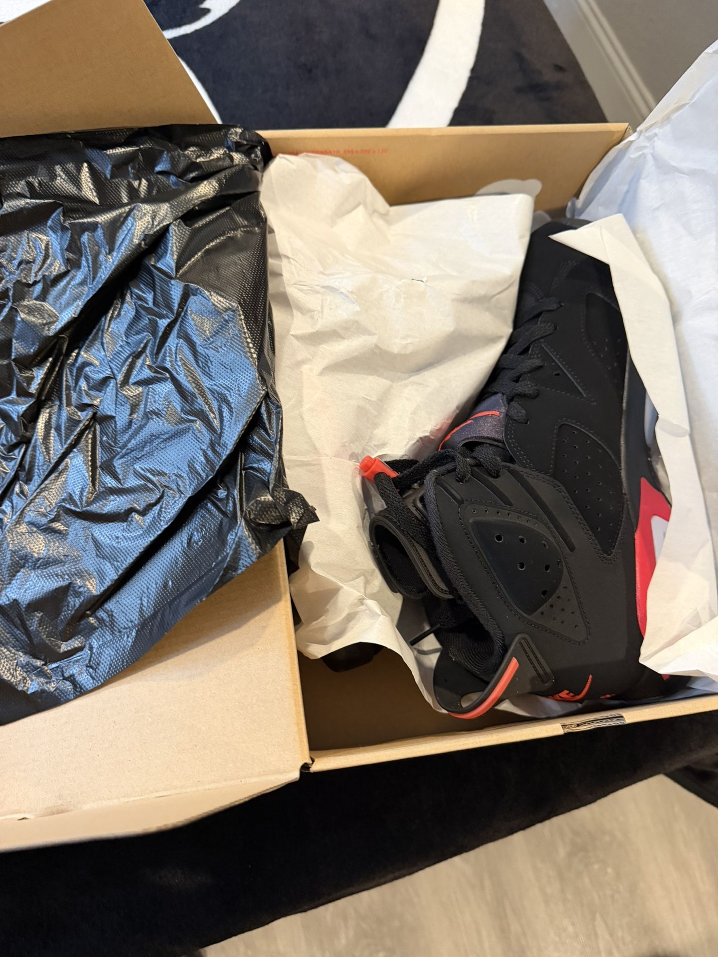 NIKE SHOES