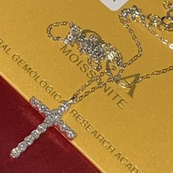 Moissanite Cross Pendant With Chain 925s