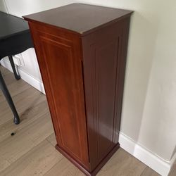 CD Or DVD Holder. Holds Over 100 Pieces 