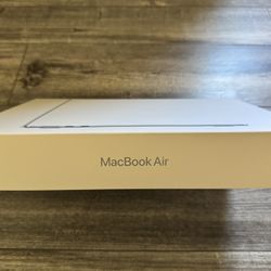 2025 MacBook Air 13 Inch M4 Sky Blue 