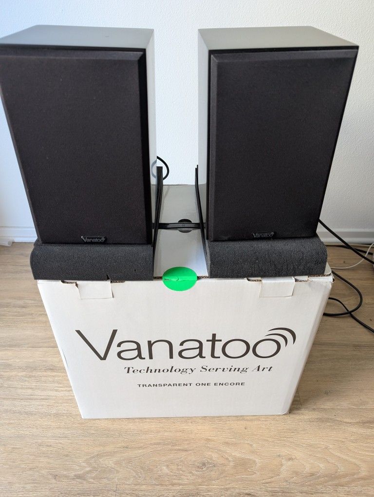 Vanatoo T1E Powered Bookshelf Speakers