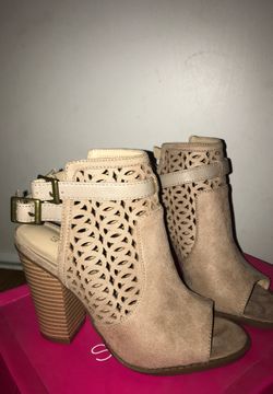 Shoe dazzle booties