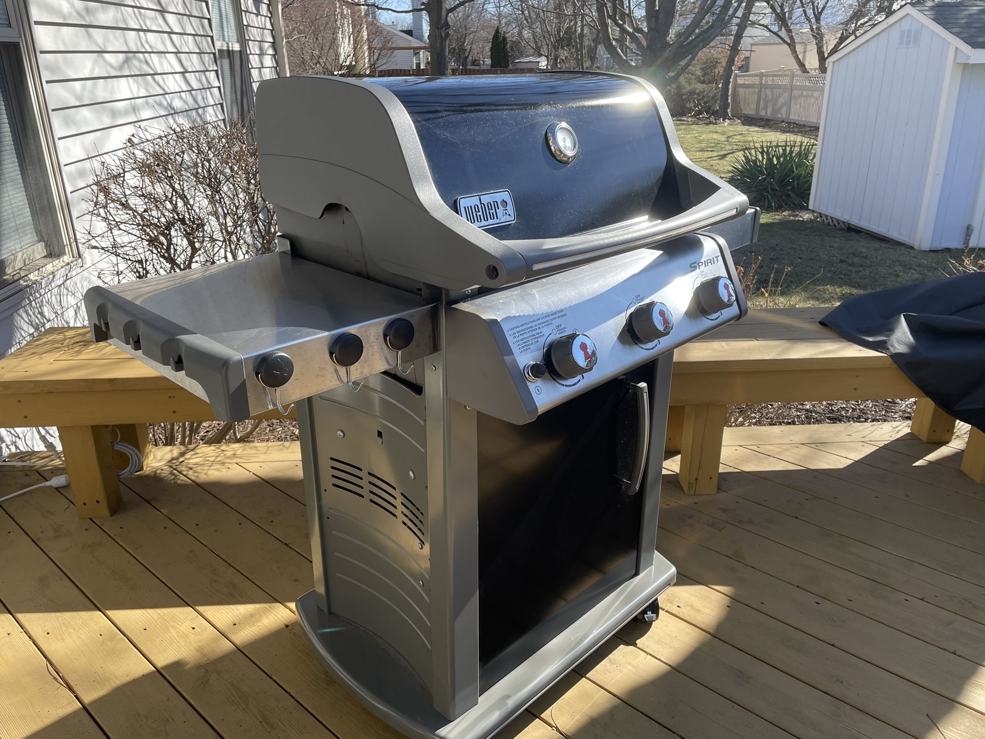 Weber E310 Spirit Grill for Sale in Carol Stream, IL OfferUp