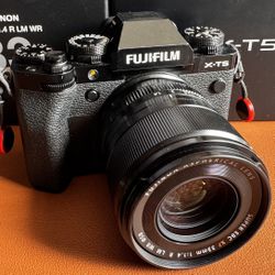Fujifilm X-T5 Camera + 23mm F1.4 Lens