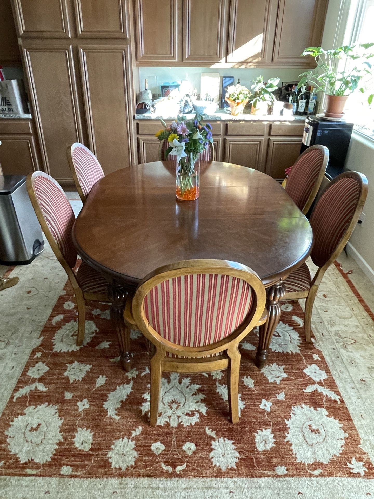9 pc Drexel Heritage Dining Table and Chairs