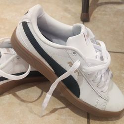 New PUMA women Shoes Sz6