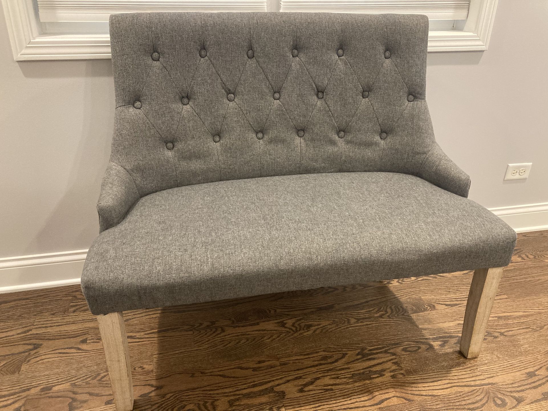 Gray Upholstered Tufted Settee Divan Sofa- Perfect For Small Space, Entryway, Hallway Or Even Foot Of Bed 