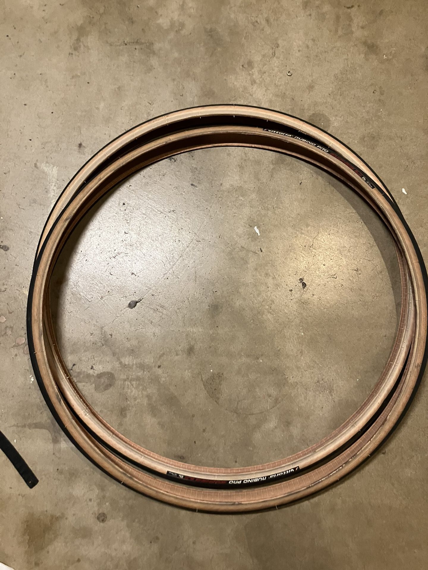 Road Bike tires- Vittoria Rubino Pro G2.0 700x 25c