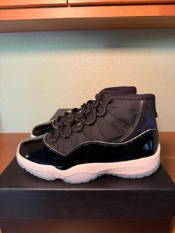 Size 9 Jordan 11 space jam