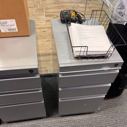 Heavy duty file cabinet